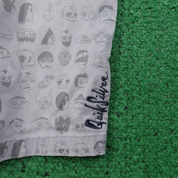 QUIKSILVER GREY CARTOON FACES FLAT FRONT SHORTS SIZE 26 - Picture 7 of 8